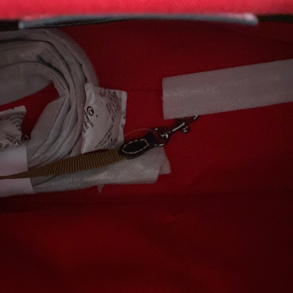 NWT handbag - Picture 3 of 5